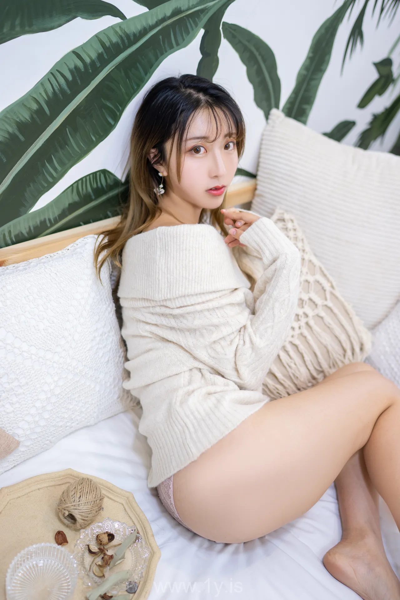 Coser@黑川 NO.007 Pretty & Slender Asian Women 白色毛衣